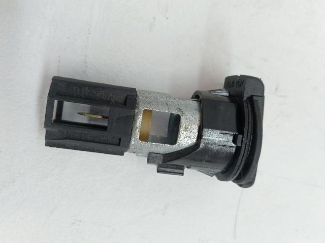 Base Encendedor De Cigarrillo Volkswagen Vento 1H2