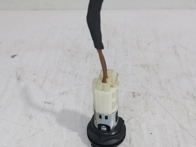 Base Encendedor De Cigarrillo Volkswagen Vento 1H2