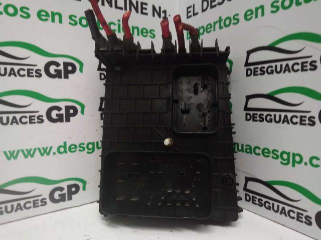 VAG 1K0937124H Caja de fusibles  disponible Lugo