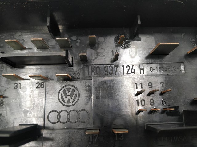 Caja reles / fusibles para volkswagen golf v   berlina (1k1) highline   /   10.03 - 12.07 bag 1K0937124H