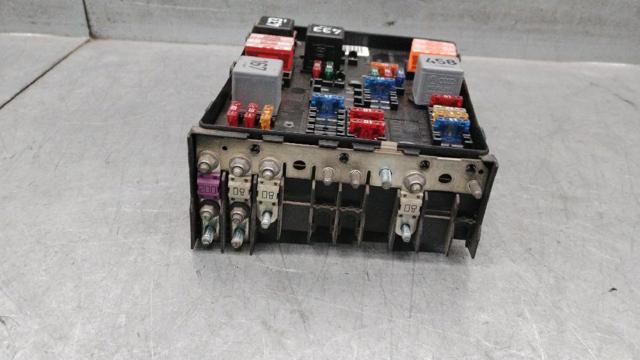 VAG 1K0937124K Caja de fusibles  comprar en Ponferrada