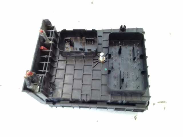 VAG 1K0937124K Caja de fusibles  disponible Valladolid