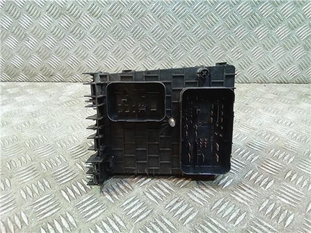1K0937124K Caja de fusibles  comprar en Pontevedra