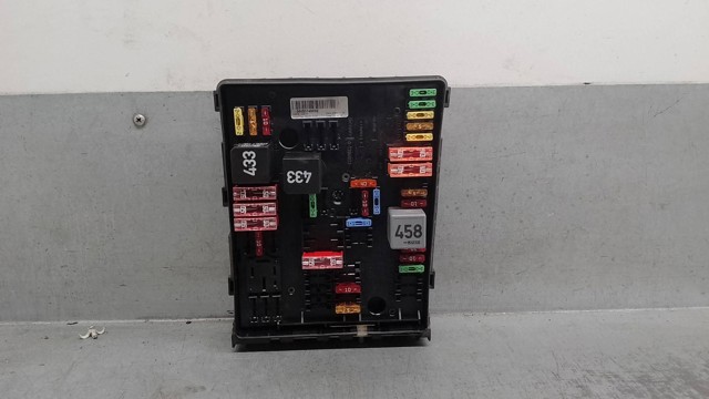 1K0937124K Caja de fusibles  en stock Granada