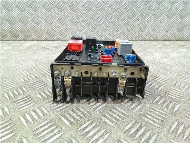1K0937124K Caja de fusibles comprar Almería