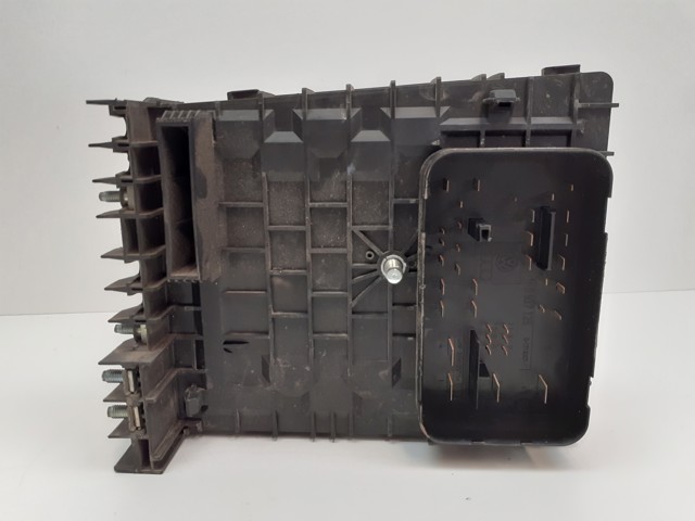 Caja de fusibles Audi A3 8PA