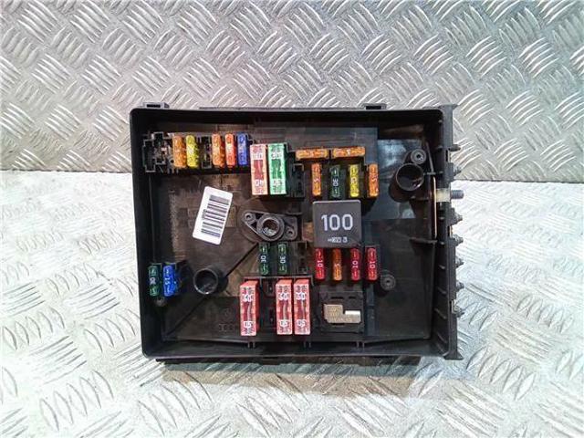 Caja de fusibles Audi A3 8PA