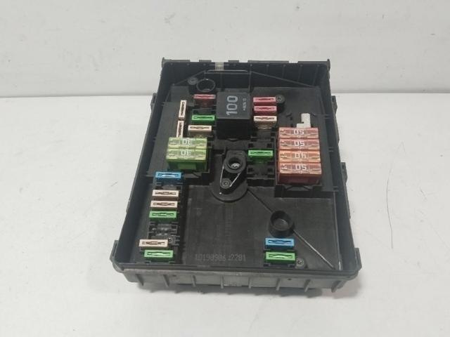 VAG 1K0937125A Caja de fusibles  disponible Lugo