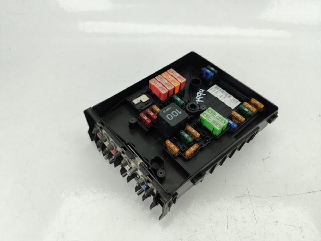 Caja de fusibles Audi A3 8PA