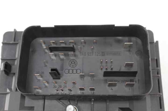 1K0937125D Caja de fusibles  disponible Burgos