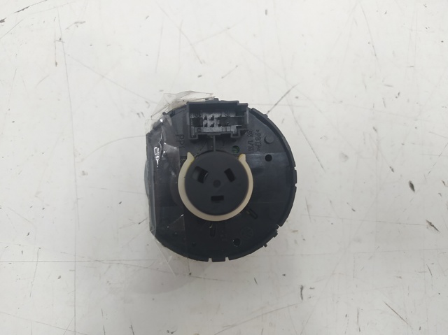 VAG 1K0941431B Interruptor de luces en el tablero comprar Barcelona