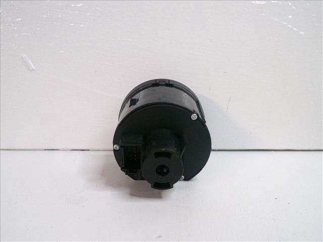 1K0941431BB Interruptor de luces en el tablero  disponible Utrera