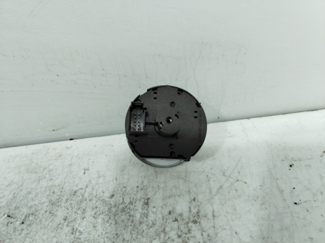 1K0941431BD Interruptor de luces en el tablero  disponible Málaga