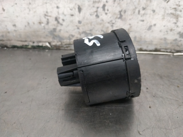 VAG 1K0941431C Interruptor de luces en el tablero  disponible Valladolid
