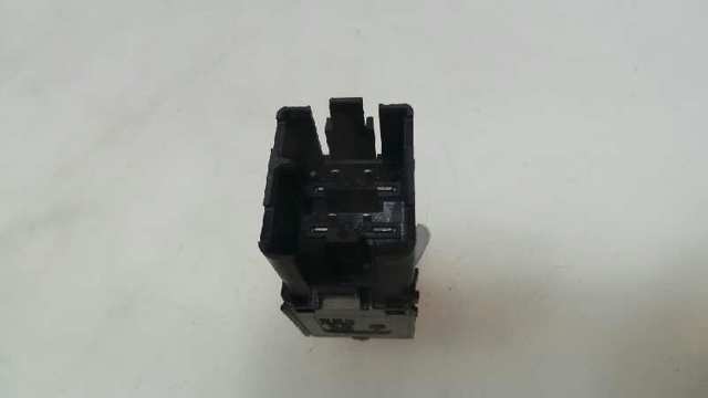 VAG 1K0953509A Boton de luz de emergencía  en stock Salamanca