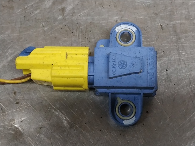 1K0955557A VAG Sensor de airbag delantero  disponible Ourense