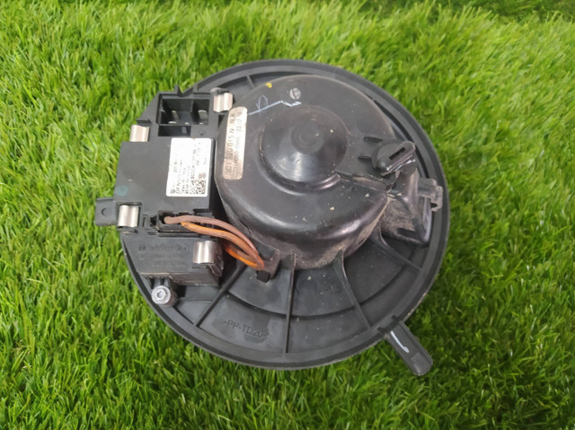 1K0959455FB Ventilador eléctrico de refrigeración completo izquierdo (motor y hélice)  en stock Sabadell