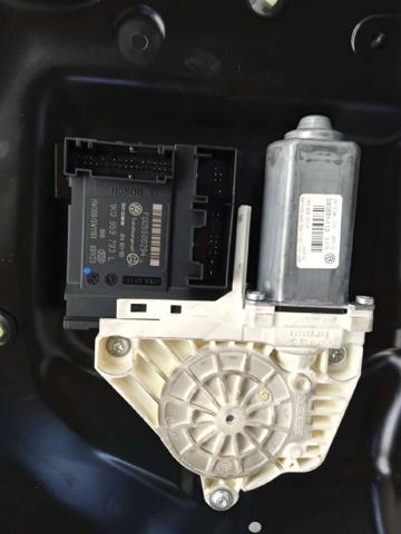 1K0959701P VAG Motor del elevalunas de la puerta delantera izquierda  disponible Ourense