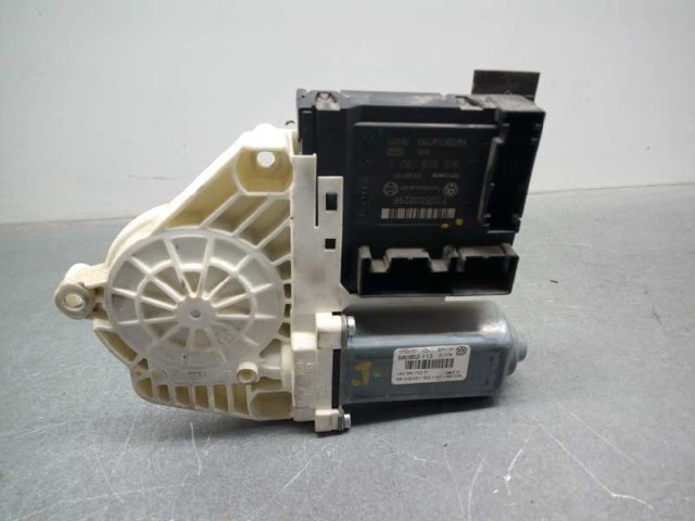 1K0959702P VAG Motor del elevalunas de la puerta delantera derecha comprar Bilbao