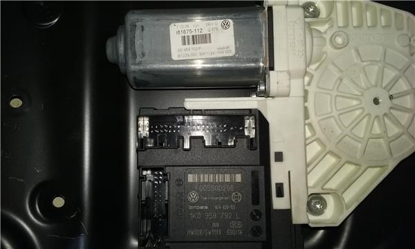 1K0959702P VAG Motor del elevalunas de la puerta delantera derecha comprar Alcalá