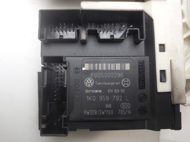 VAG 1K0959702P Motor del elevalunas de la puerta delantera derecha comprar Tarragona