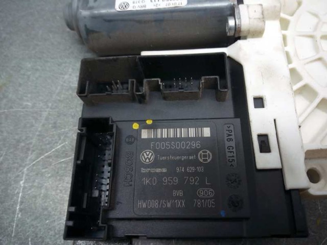 VAG 1K0959702P Motor del elevalunas de la puerta delantera derecha comprar Barcelona