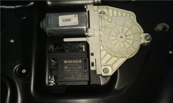 VAG 1K0959702P Motor del elevalunas de la puerta delantera derecha  en stock Valencia