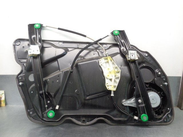 VAG 1K0959702P Motor del elevalunas de la puerta delantera derecha  en stock Terrassa