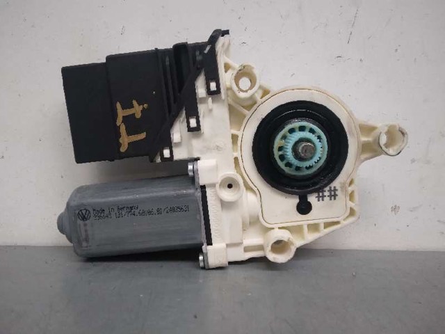 1K0959703B Motor del elevalunas de la puerta trasera derecha  comprar en Reus