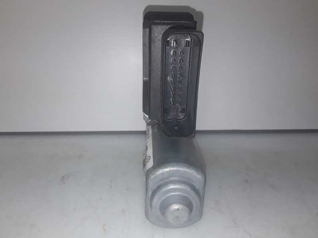 1K0959703B Motor del elevalunas de la puerta trasera derecha comprar Sevilla