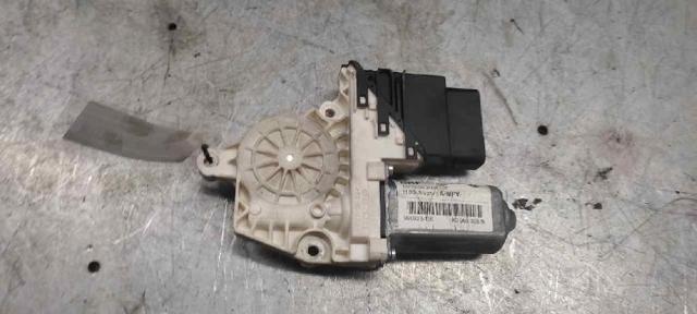 VAG 1K0959703B Motor del elevalunas de la puerta trasera derecha comprar Tarragona