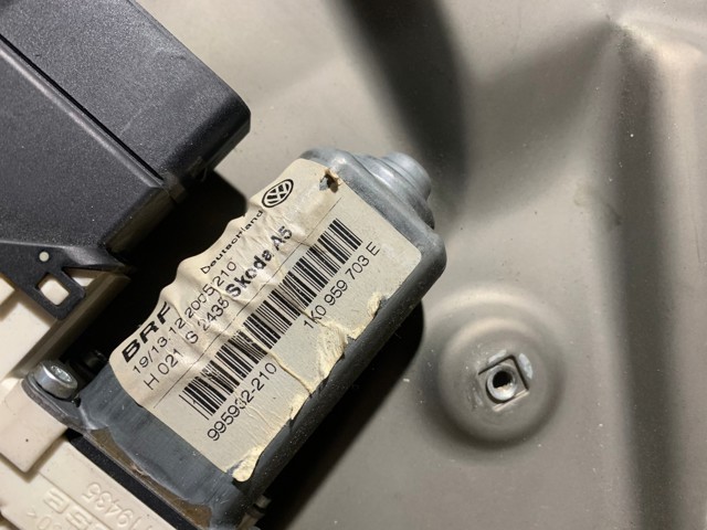 1K0959703E VAG Motor del elevalunas de la puerta trasera izquierda  en stock Córdoba