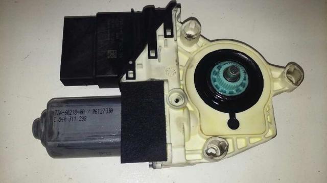 VAG 1K0959703M Motor del elevalunas de la puerta trasera izquierda  disponible Lugo