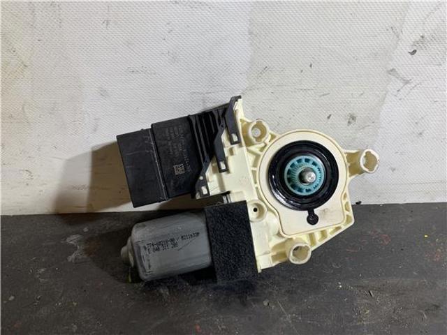 1K0959703M VAG Motor del elevalunas de la puerta trasera izquierda  en stock Córdoba