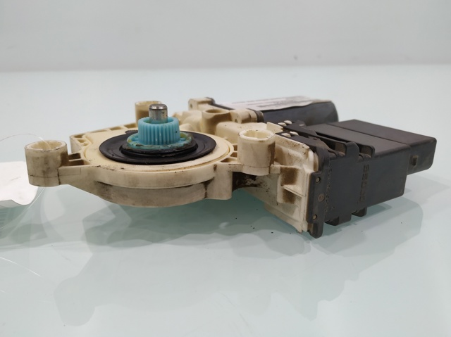 1K0959703P VAG Motor del elevalunas de la puerta trasera izquierda  en stock Córdoba