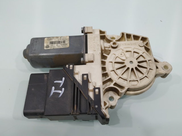 1K0959703P VAG Motor del elevalunas de la puerta trasera izquierda  en stock Huelva