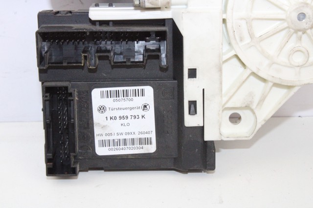 1K0959704B Motor del elevalunas de la puerta trasera derecha comprar Sevilla
