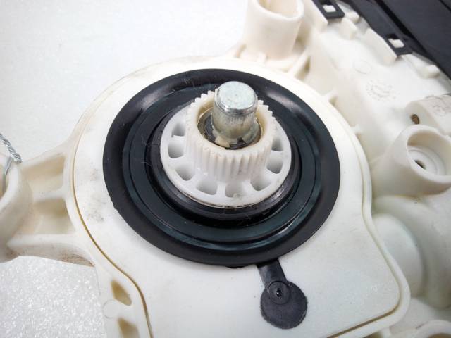 1K0959704B Motor del elevalunas de la puerta trasera derecha  comprar en Zaragoza