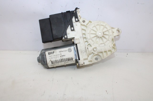 VAG 1K0959704B Motor del elevalunas de la puerta trasera derecha  en stock Salamanca