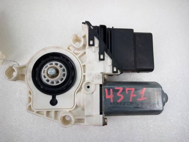 VAG 1K0959704B Motor del elevalunas de la puerta trasera derecha  comprar en Albacete