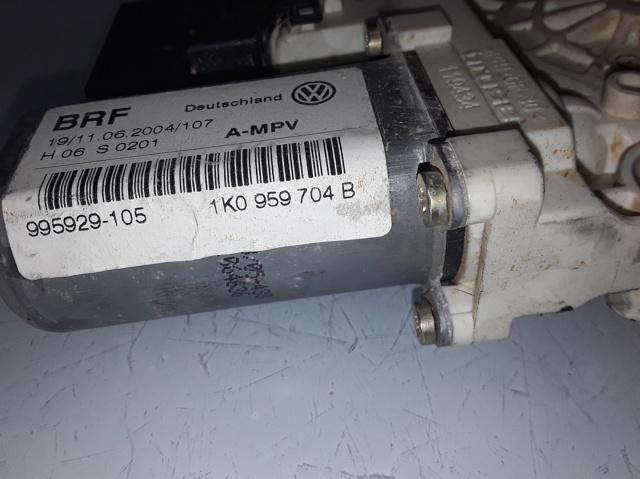 1K0959704B Motor del elevalunas de la puerta trasera derecha  disponible Burgos