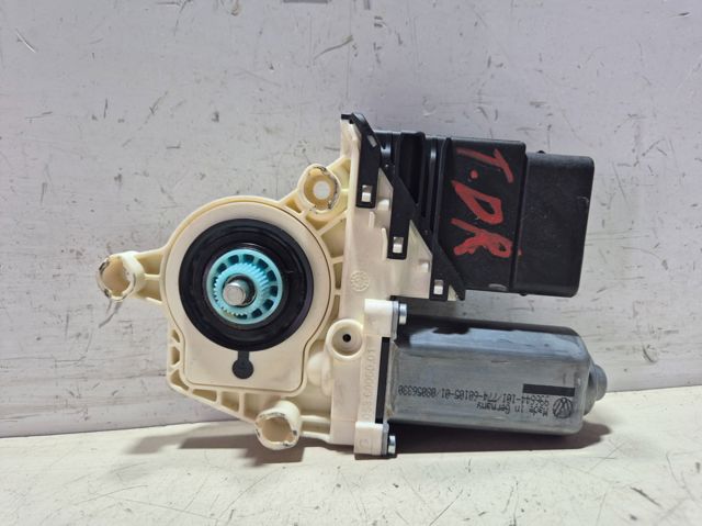 VAG 1K0959704E Motor del elevalunas de la puerta trasera derecha  comprar en Ponferrada