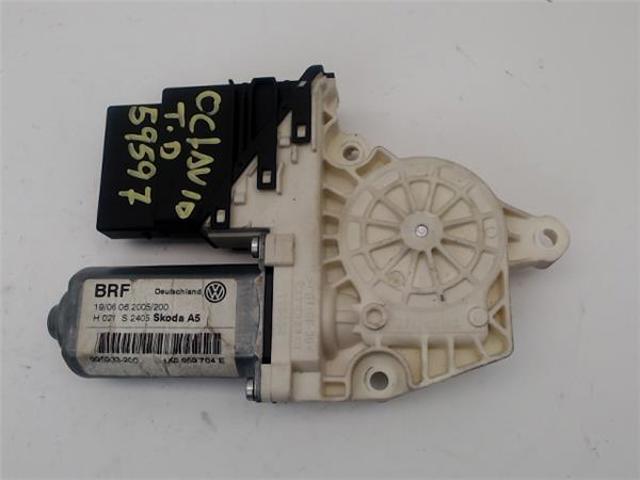 VAG 1K0959704E Motor del elevalunas de la puerta trasera derecha  disponible España
