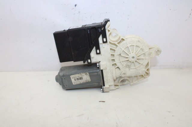 1K0959704F Motor del elevalunas de la puerta trasera derecha  comprar en Reus