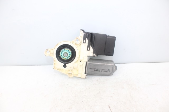 VAG 1K0959704F Motor del elevalunas de la puerta trasera derecha  disponible España