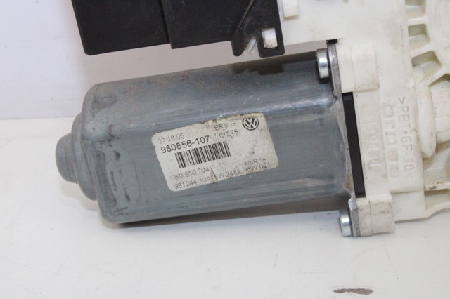 VAG 1K0959704F Motor del elevalunas de la puerta trasera derecha  en stock Salamanca