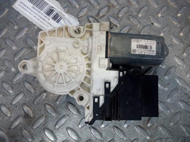 1K0959704P Motor del elevalunas de la puerta trasera derecha  en stock Granada