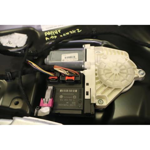 VAG 1K0959792G Motor del elevalunas de la puerta delantera derecha comprar Barcelona