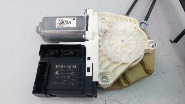 1K0959792H Motor del elevalunas de la puerta delantera derecha  en stock Granada
