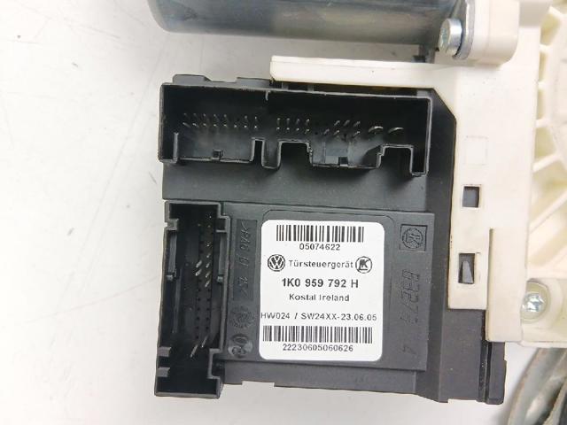 1K0959792H Motor del elevalunas de la puerta delantera derecha comprar Girona